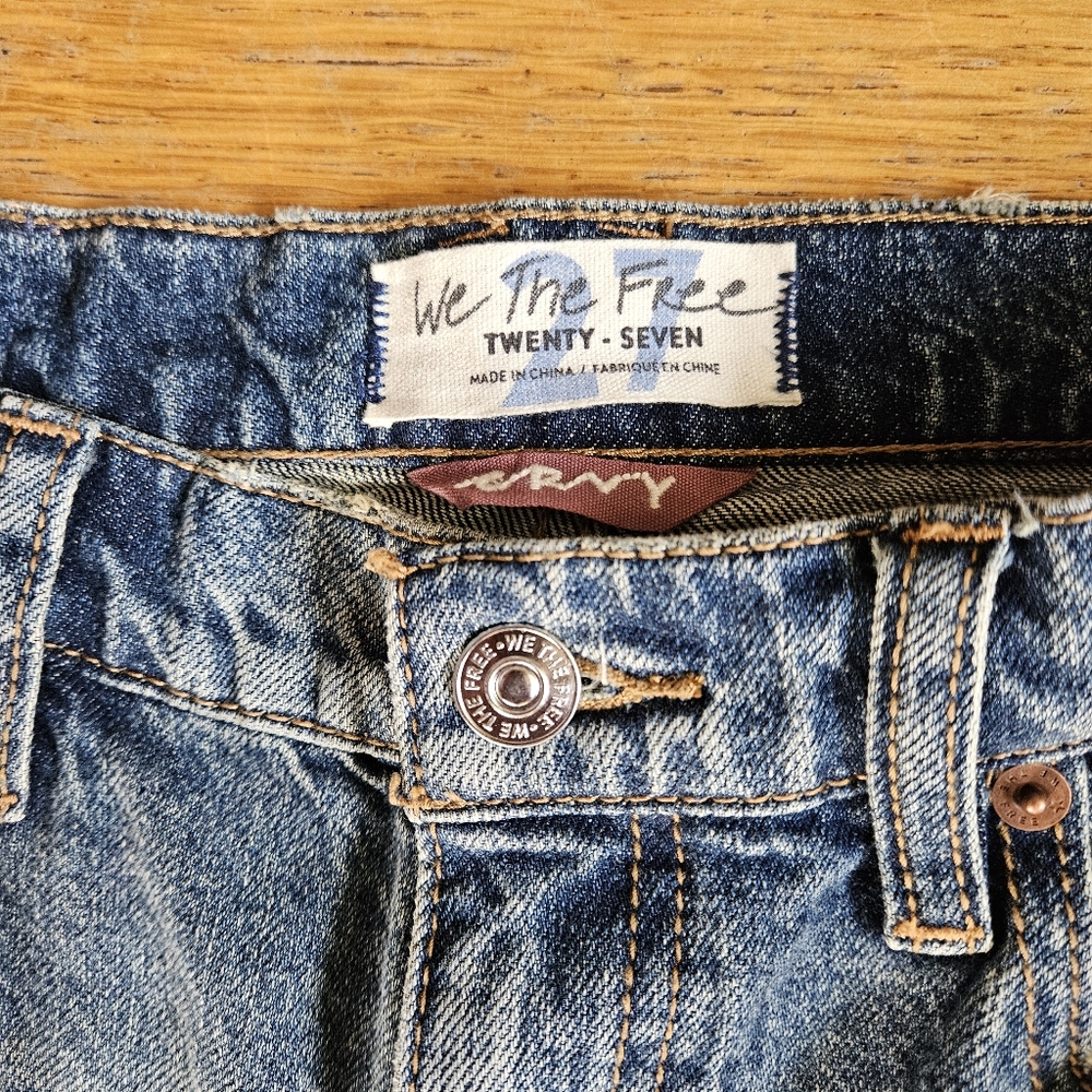 We The Free Distressed Jeans Size 27 - Picture 6 of 8